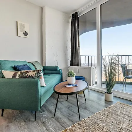 Bright - Fresh Central Studio & Skyline View Of *