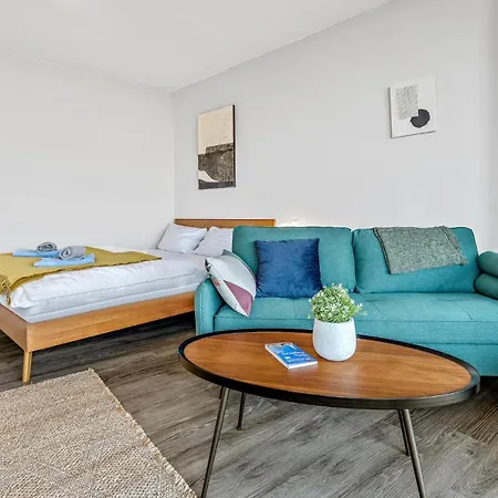 Bright - Fresh Central Studio & Skyline View Of דירה *